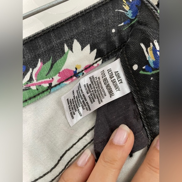 Aeropostale Woman grey floral print ultra skinny jeans Size 11/12 - Picture 8 of 13